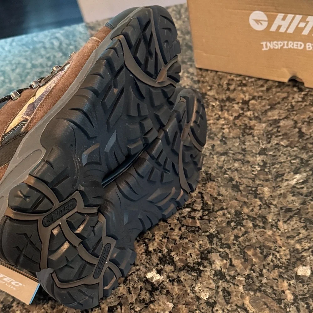 Hi-Tec dr tech waterproof Camouflage and Black Outdoor Boots NWT 9
